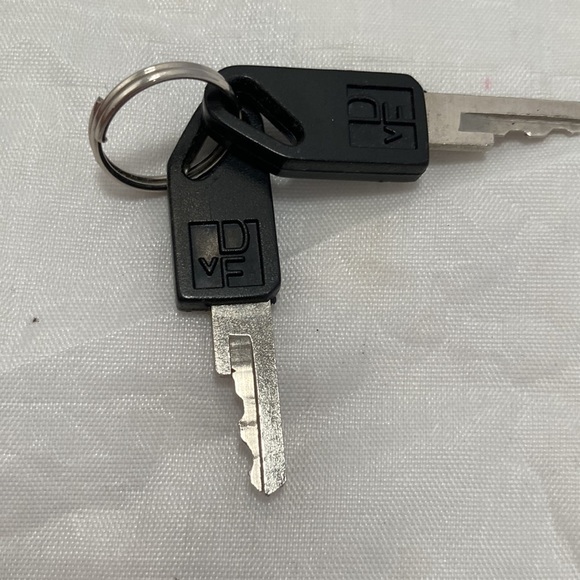 DIANE von Furstenberg Lock and Key - Picture 4 of 7